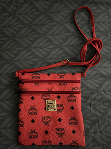 Сумка MCM (2 фото из 2)
