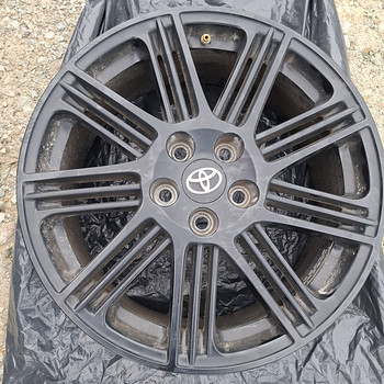 Müüa Toyota RAV4 originaal 18" valuveljed