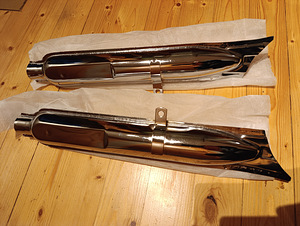 Глушители K750 (1 фото из 2)