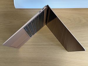 Apple Macbook Air 13 M1 8/256GB Gold ENG/RUS, аккумулятор 87% (4 фото из 6)