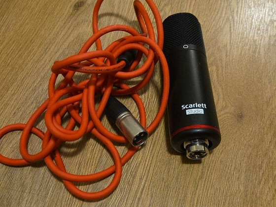 Focusrite Scarlett CM25 Studio Microphone + XLR Cable