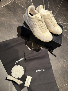 Кроссовки Chanel 36 как новые (1 фото из 7)