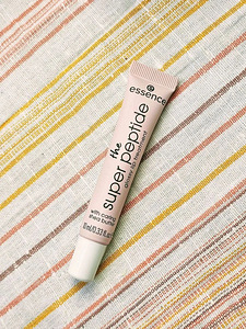 Huulehooldus Essence The Super Peptide 01 - Peptacular! (1 foto / 2)