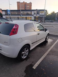 Fiat Punto (4 foto / 5)