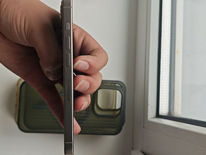 iPhone 15 Pro (8 фото из 10)