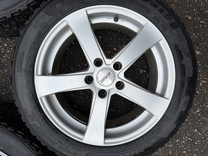 17" Dezent veljed 5x112 + naastrehvid 215/55/17 (4 foto / 7)