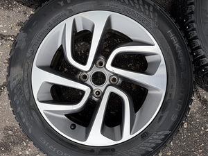 16" Opel Crossland originaalveljed 4x108 + naastrehvid (7 foto / 7)
