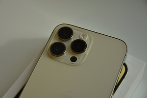 Продам Iphone 14 Pro max (2 фото из 5)