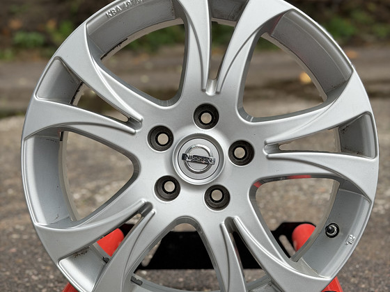 17" Nissan originaalveljed 5x114,3 + andurid