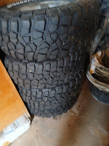 BF Goodrich Mud Terrain 305/70 R16 (2 foto / 3)