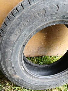 Michelin Agilis Snow-Ice 205/75 R16 C (3 foto / 3)