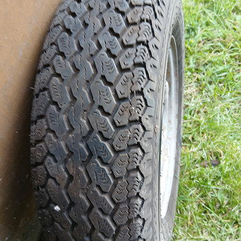 Nõukaaegsed rehvid koos velgedega 165/80 R13