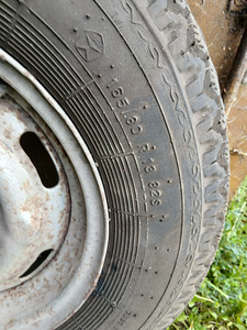 Nõukaaegsed rehvid koos velgedega 165/80 R13 (2 foto / 3)