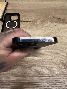 iPhone 14 Pro (8 фото из 9)
