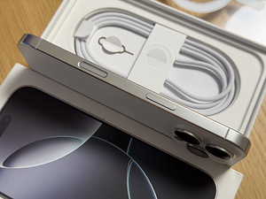 Apple iPhone 16 Pro 256GB White Titanium uueväärne! Aku 92% (3 foto / 7)