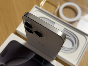 Apple iPhone 16 Pro 256GB White Titanium uueväärne! Aku 92% (4 foto / 7)