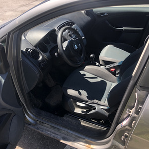 Seat leon (8 foto / 9)