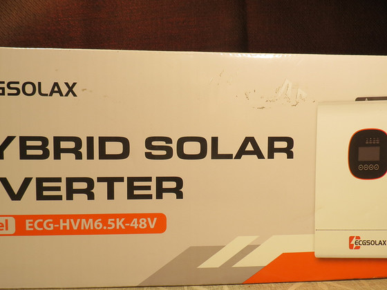 Гибридный инвертор с MPPT-контроллером SOLAR ECGSOLAX 6500 W