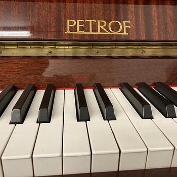 Пианино Petrof