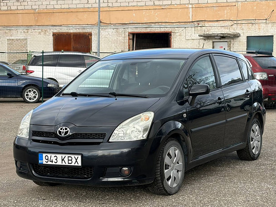 TOYOTA COROLLA VERSO