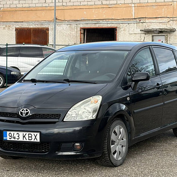 TOYOTA COROLLA VERSO