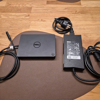 Док-станция Dell WD15 USB-C + зарядное устройство Dell 130W, адаптер