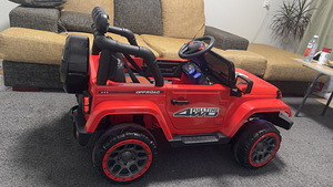 Laste elektriauto Jeep – nagu uus (6 foto / 8)
