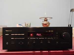 Nakamichi AV-10 (7 фото из 9)