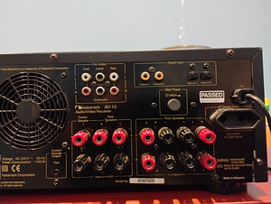 Nakamichi AV-10 (9 фото из 9)