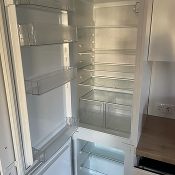 Встраиваемый холодильник Electrolux ENN2800BOW