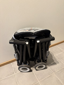 Лёгкая прогулочная коляска Cybex Libelle (6 фото из 6)