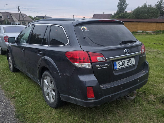 M/V: Subaru outback diisel manuaal