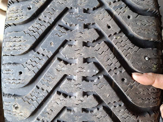 235/60 R16 4 tk goodyear talv