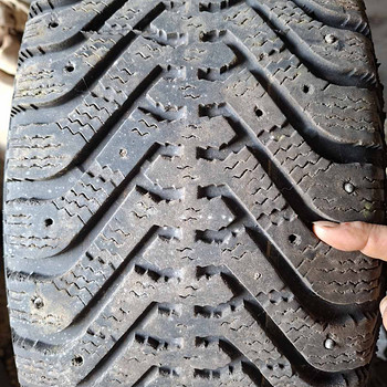 235/60 R16 4 tk goodyear talv