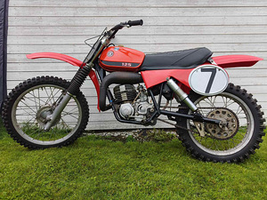 Кроссовый мотоцикл CZ-125CC (3 фото из 9)