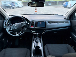 HONDA HR-V (5 фото из 8)