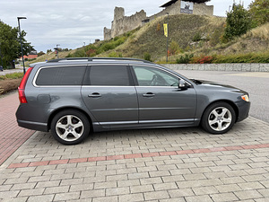 Volvo V70 2010 2.4d (4 foto / 15)