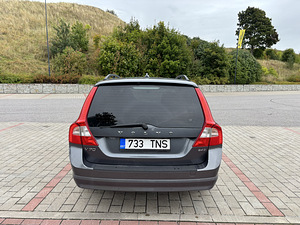 Volvo V70 2010 2.4d (6 foto / 15)