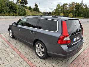 Volvo V70 2010 2.4d (3 foto / 15)