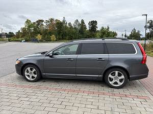 Volvo V70 2010 2.4d (7 foto / 15)