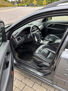 Volvo V70 2010 2.4d (8 foto / 15)