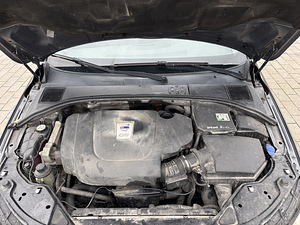 Volvo V70 2010 2.4d (11 foto / 15)