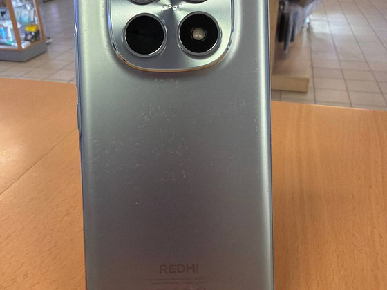 Xiaomi Redmi Note 15 5G 256Gb в сером цвете и в очень хорошем состоянии