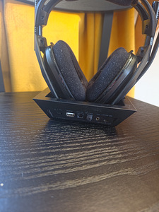 Astro A50 Gen 4 док + наушники на ремонт (3 фото из 5)