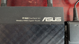 Роутер ASUS (2 фото из 3)