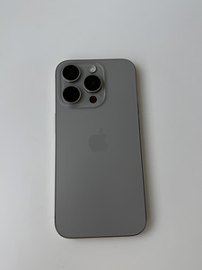 Apple iPhone 15 Pro 256GB (4 фото из 10)