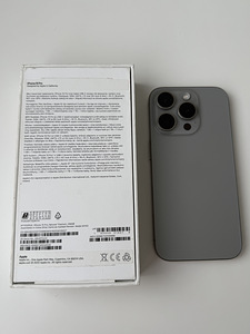 Apple iPhone 15 Pro 256GB (10 фото из 10)