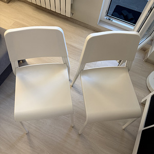 Стул IKEA TEODORES 2шт (3 фото из 3)