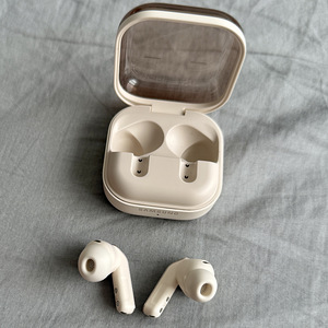Samsung Buds 4 Pro Pink Gold (2 foto / 5)