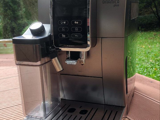 Кофемашина Delonghi Dinamica Plus